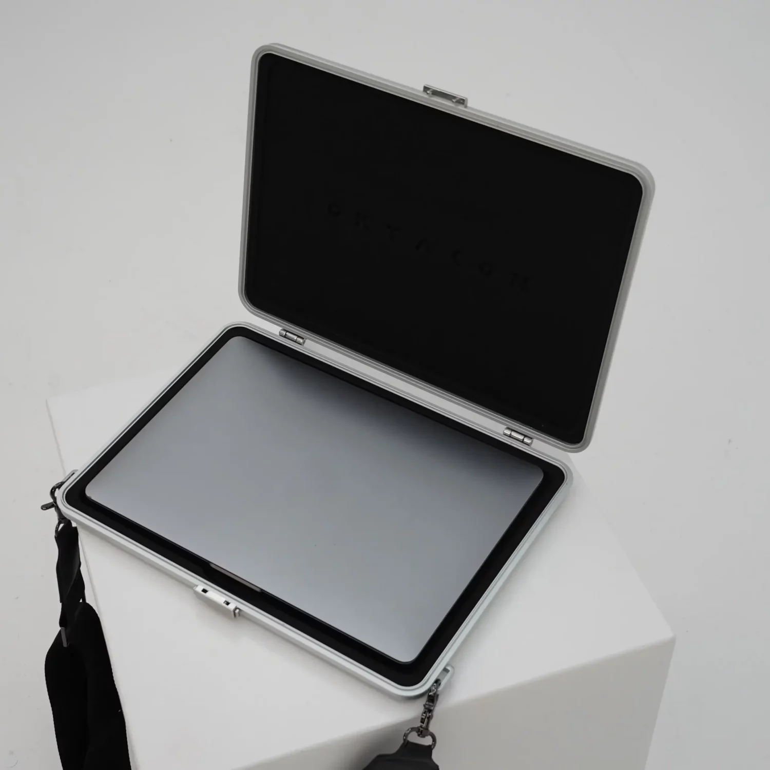 aluminum-case-for-macbook