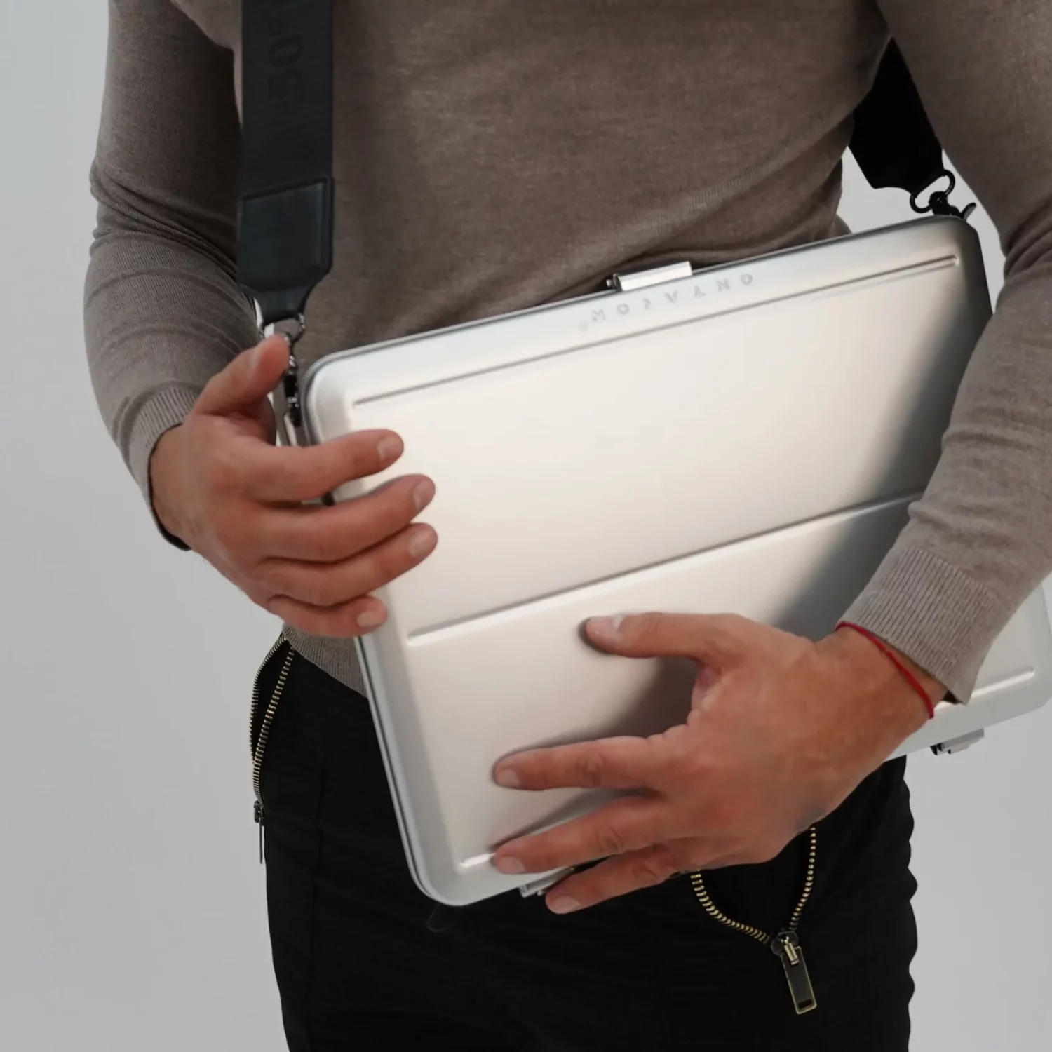 macbook-pro-14-case-en