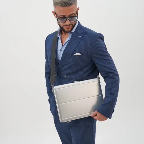 macbook-pro-14-metal-case-en