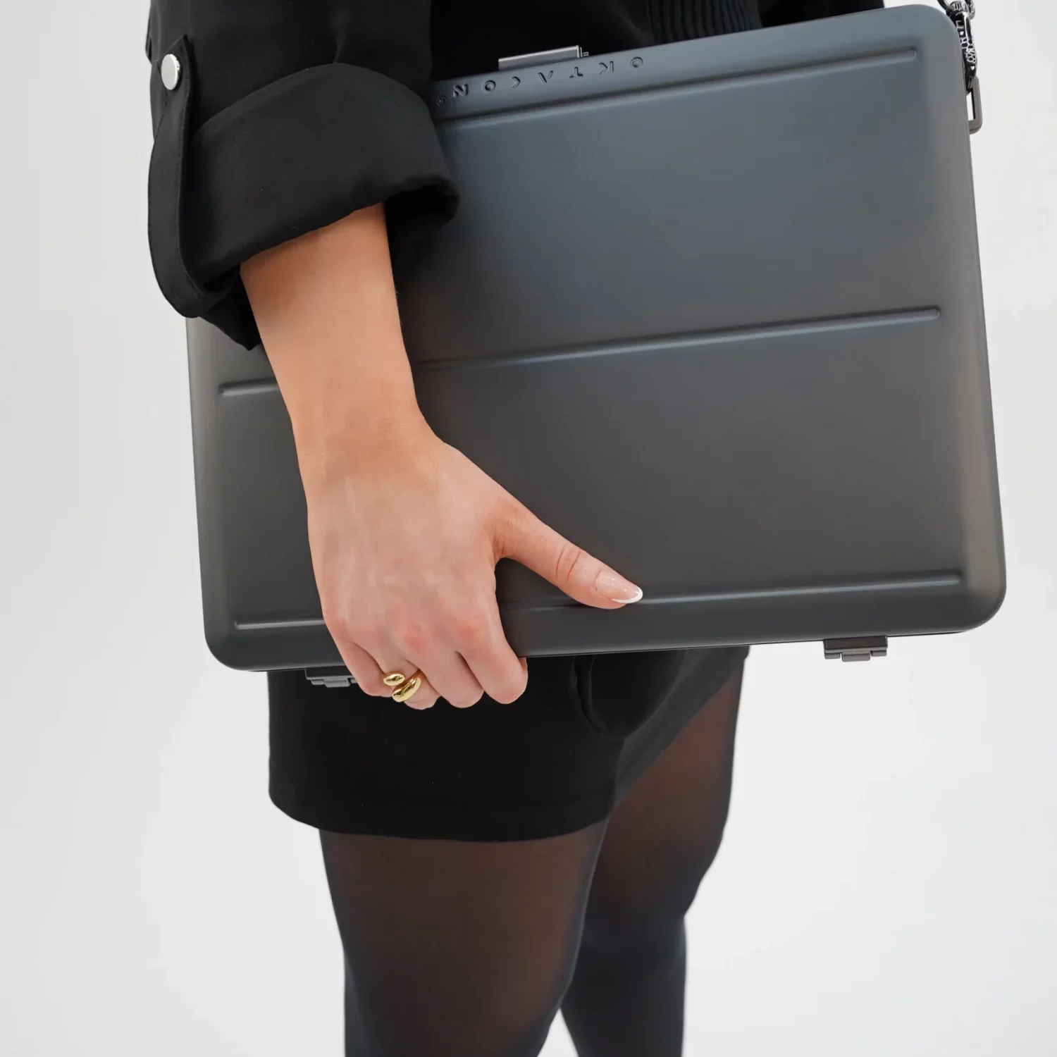 macbook-pro-14-shockproof-case-en